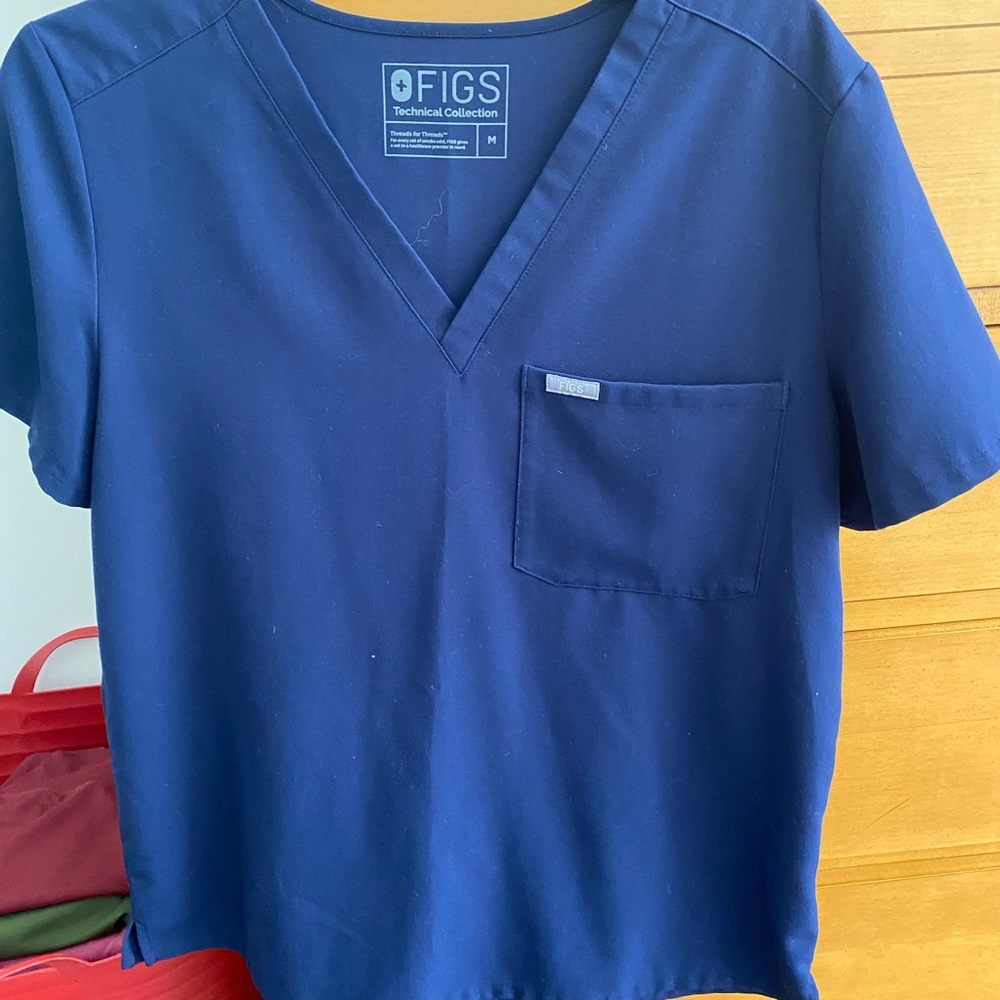 Figs One Pocket Navy Scrub Top